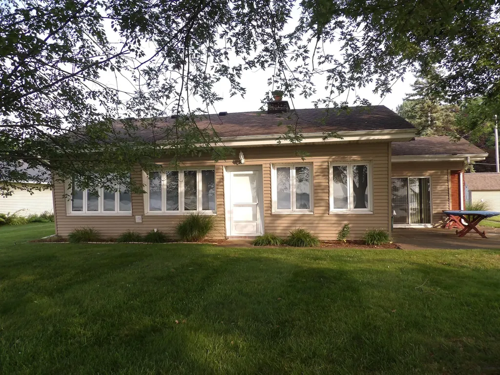 201 Lakeside Drive Quincy Township MI 49082