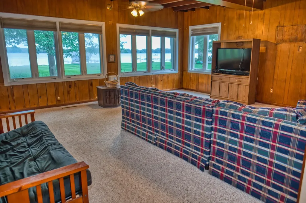 201 Lakeside Drive Quincy Township MI 49082