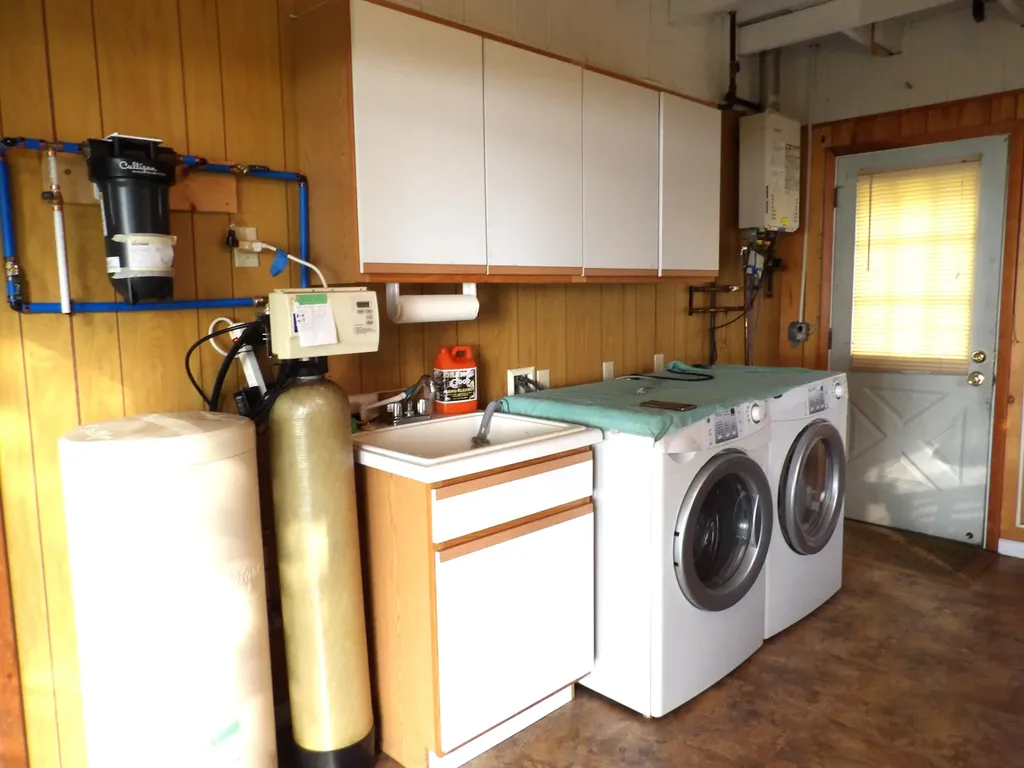 201 Lakeside Drive Quincy Township MI 49082