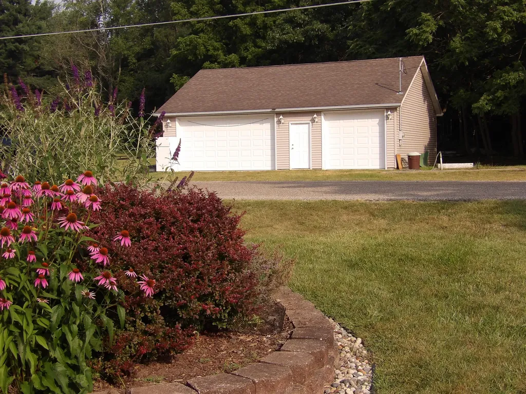201 Lakeside Drive Quincy Township MI 49082