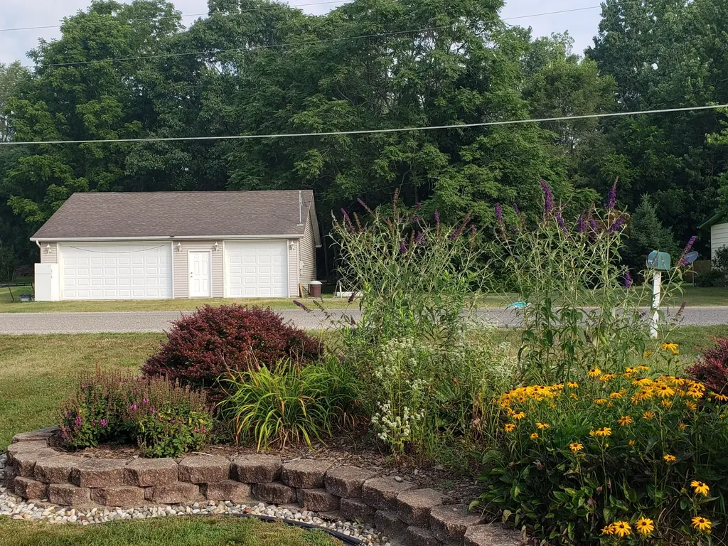 201 Lakeside Drive Quincy Township MI 49082