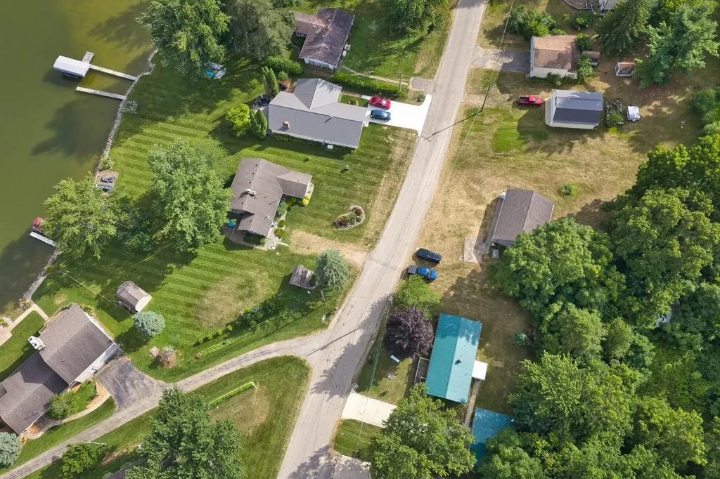 201 Lakeside Drive Quincy Township MI 49082