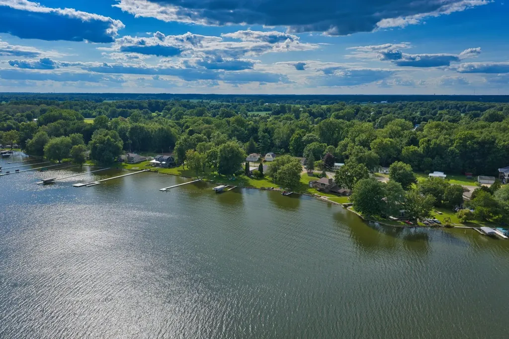 201 Lakeside Drive Quincy Township MI 49082