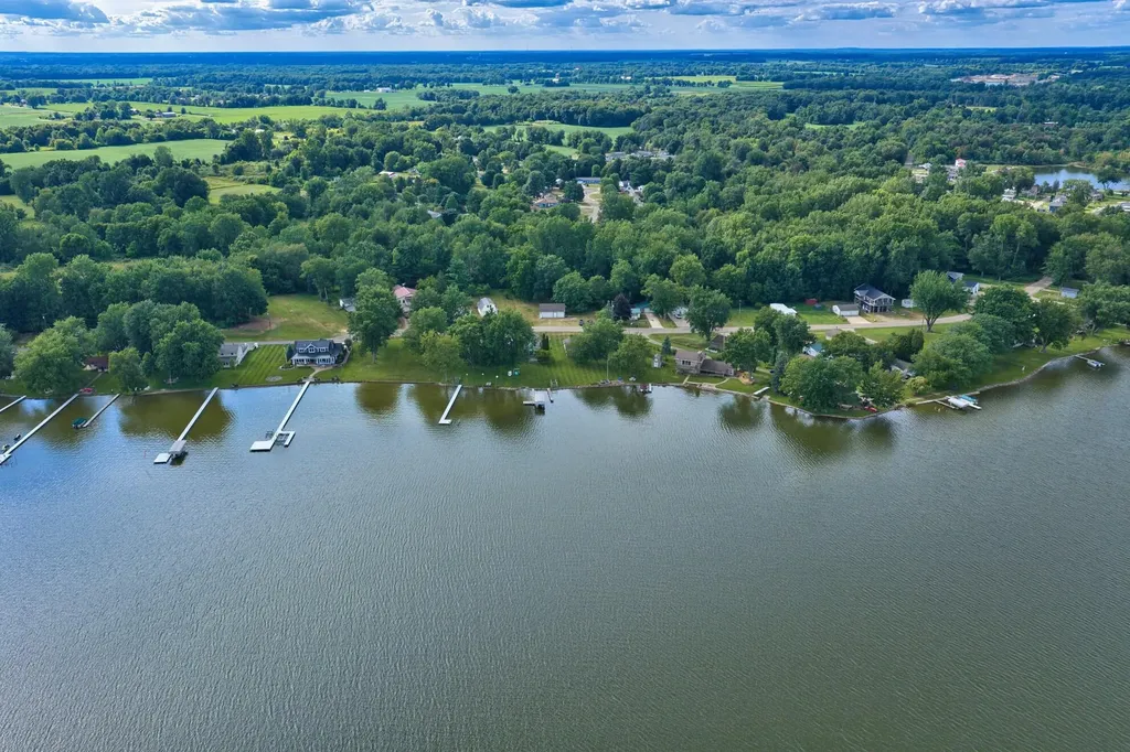 201 Lakeside Drive Quincy Township MI 49082