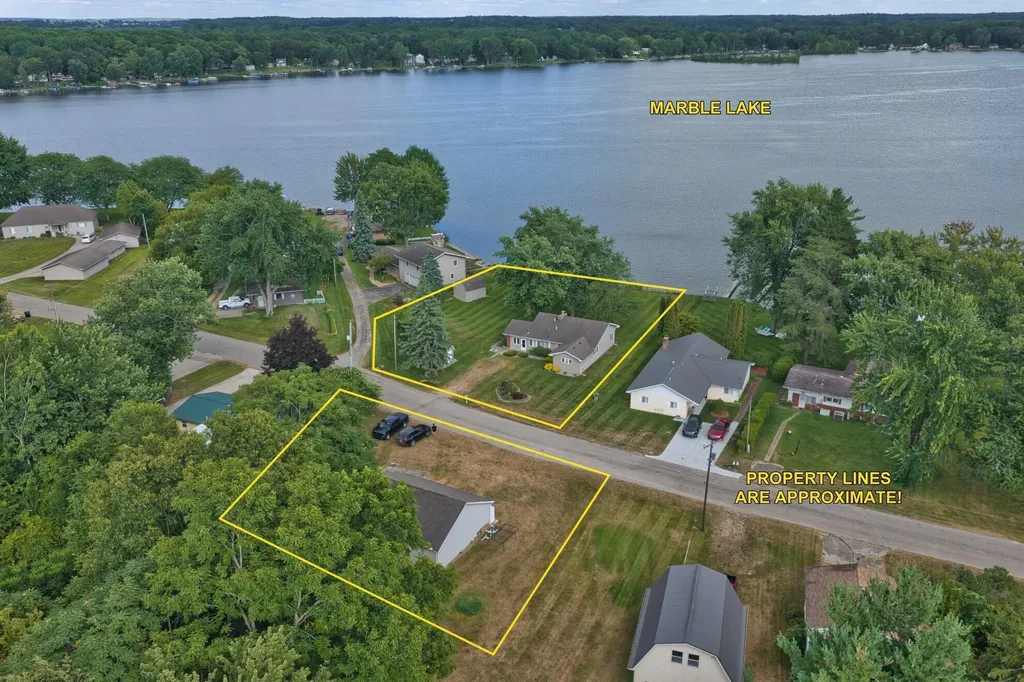 201 Lakeside Drive Quincy Township MI 49082