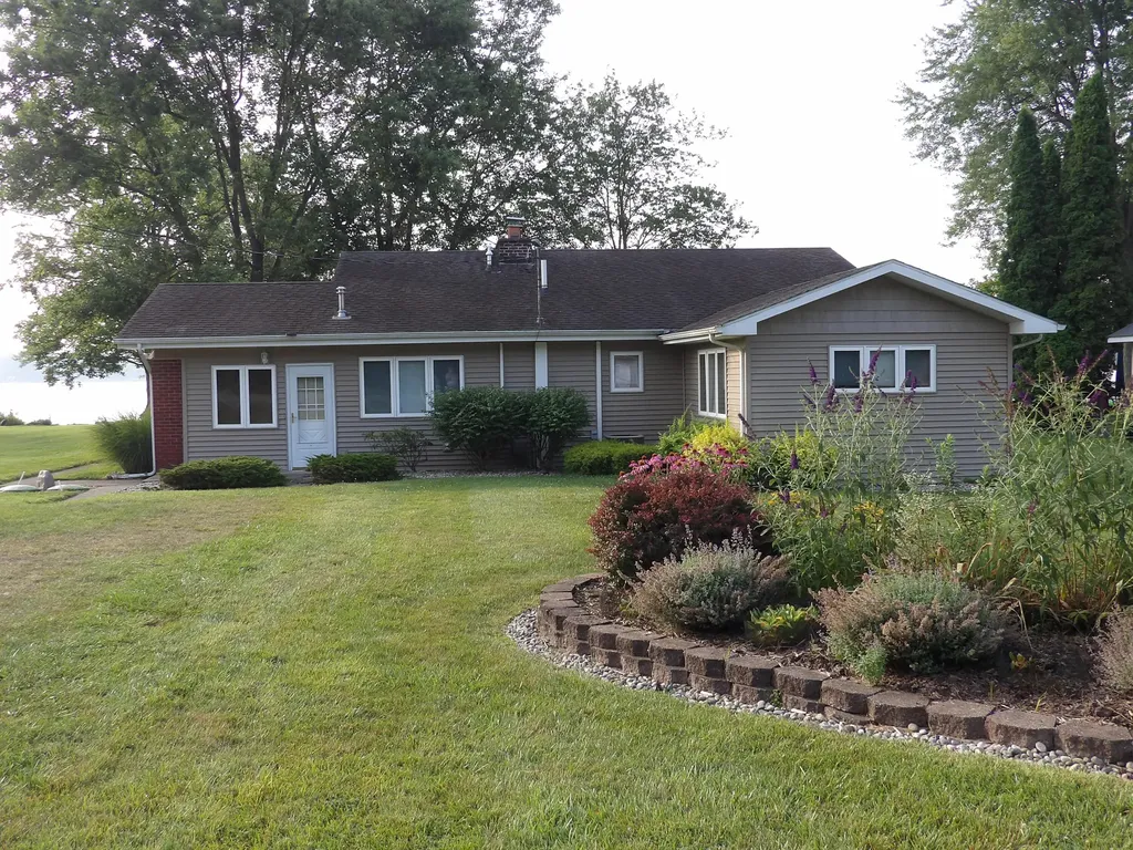 201 Lakeside Drive Quincy Township MI 49082
