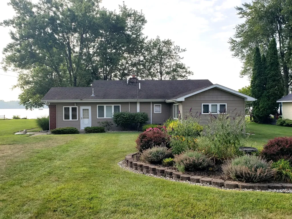 201 Lakeside Drive Quincy Township MI 49082