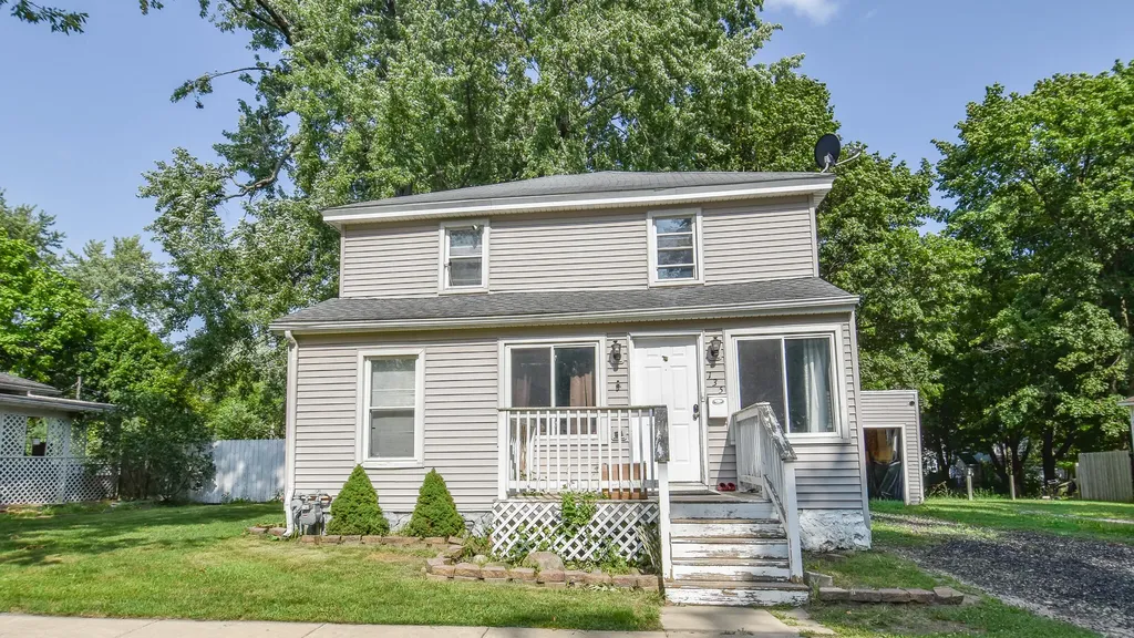 135 S Manning Street Hillsdale City MI 49242