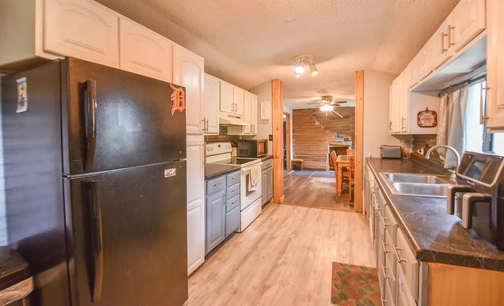 135 S Manning Street Hillsdale City MI 49242