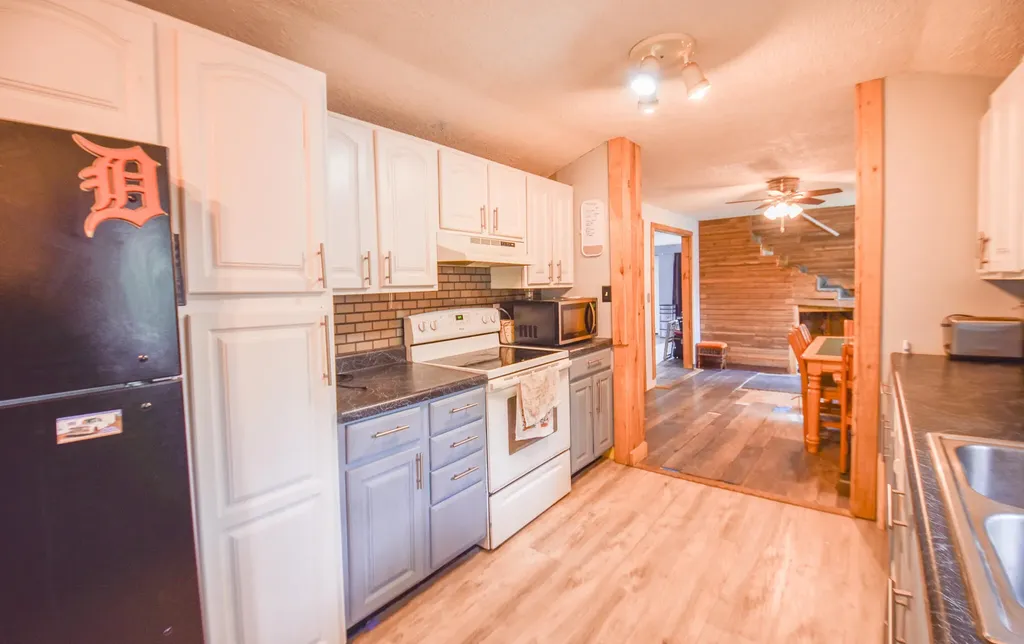 135 S Manning Street Hillsdale City MI 49242