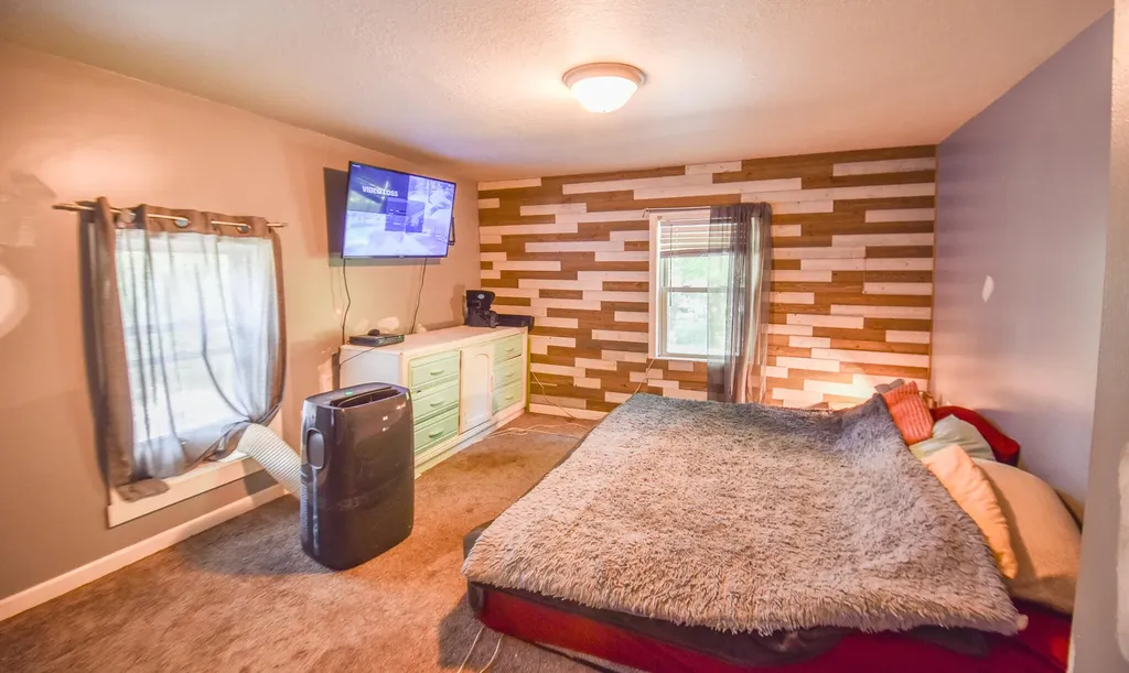 135 S Manning Street Hillsdale City MI 49242