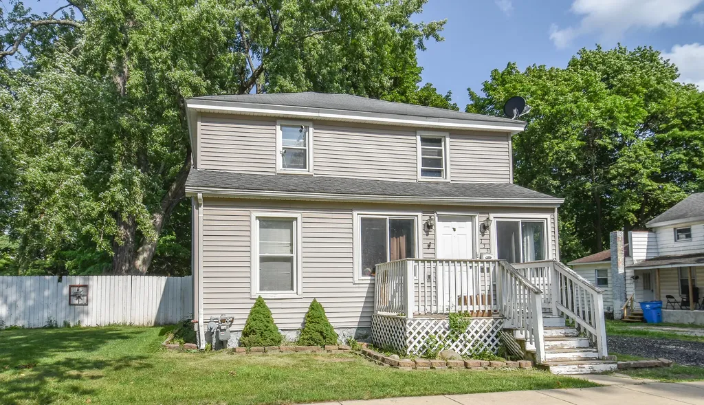 135 S Manning Street Hillsdale City MI 49242