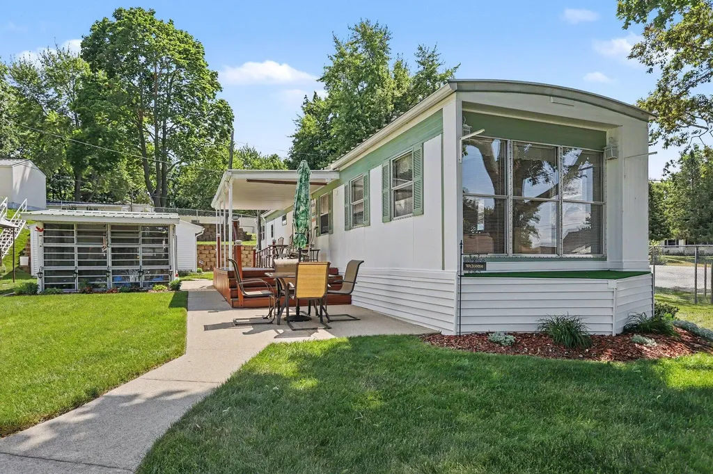 288 Paradise Island Drive Coldwater City MI 49036