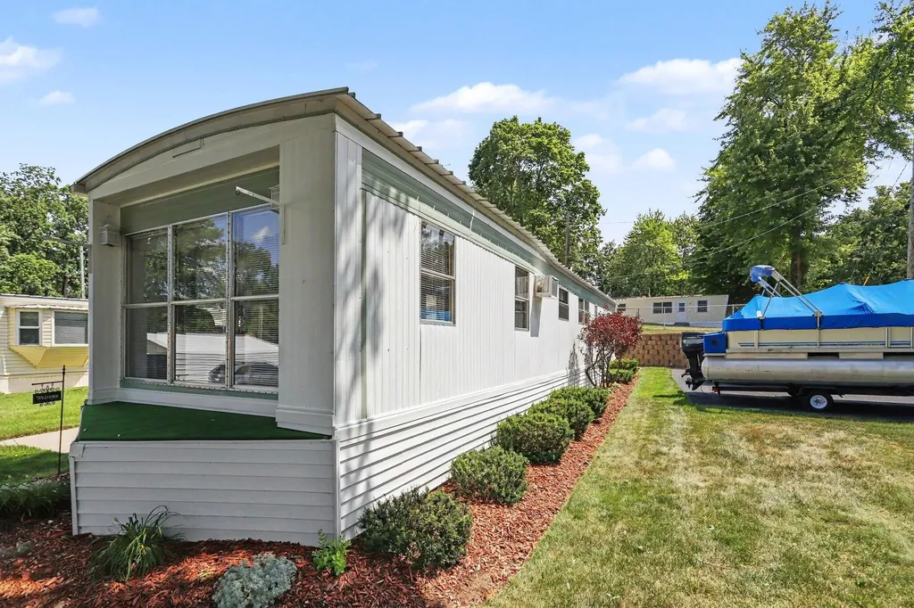 288 Paradise Island Drive Coldwater City MI 49036