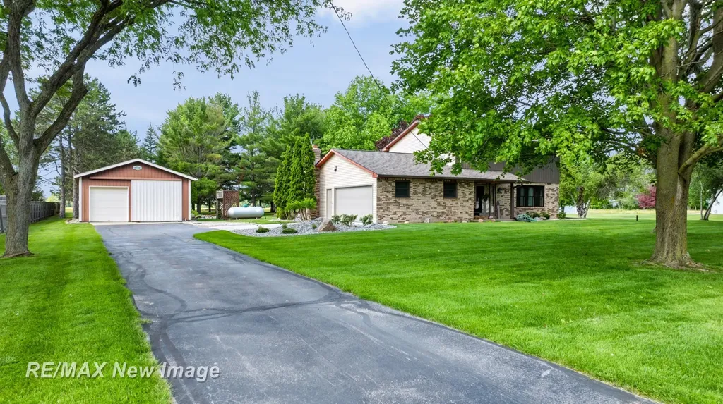 6180 W Freeland Road Frankenlust Township MI 48623