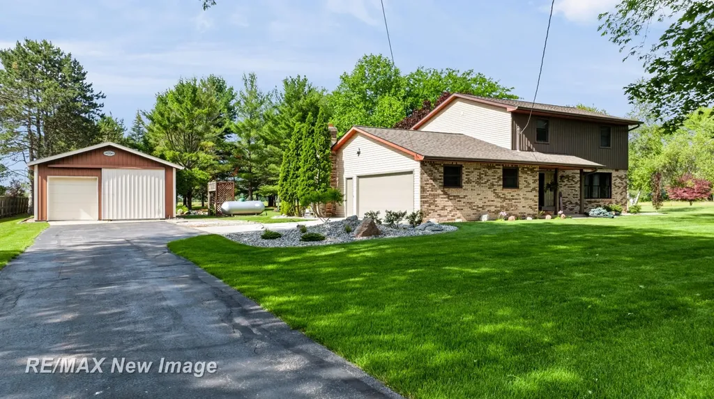 6180 W Freeland Road Frankenlust Township MI 48623