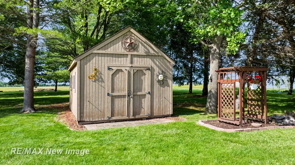 6180 W Freeland Road Frankenlust Township MI 48623