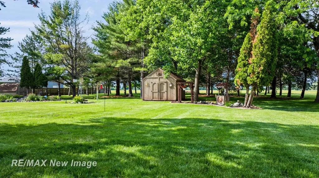 6180 W Freeland Road Frankenlust Township MI 48623