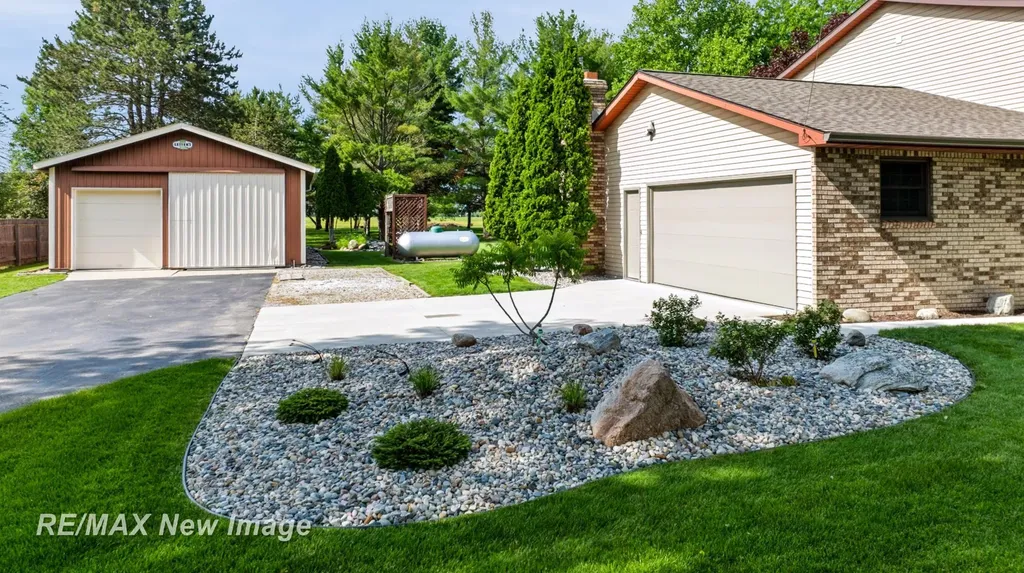 6180 W Freeland Road Frankenlust Township MI 48623