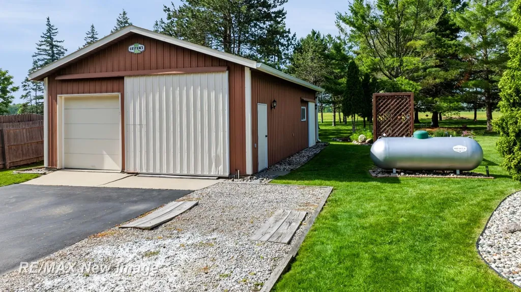 6180 W Freeland Road Frankenlust Township MI 48623