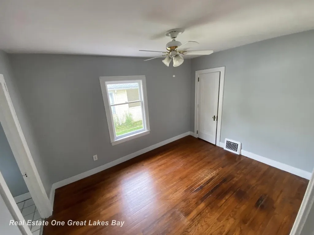 1003 Mackinaw Street Saginaw City MI 48602