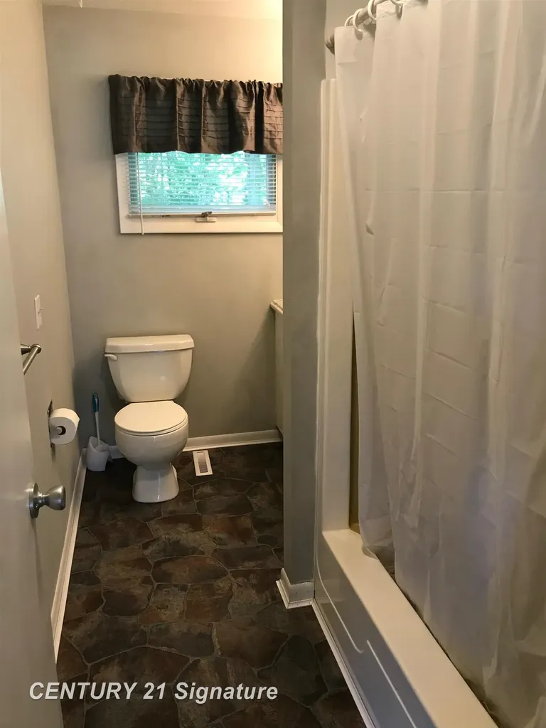 1306 Glen Road Midland City MI 48640