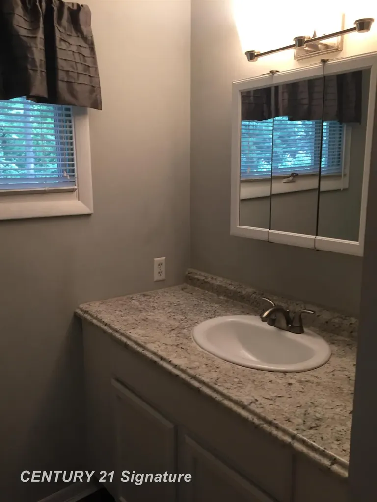 1306 Glen Road Midland City MI 48640