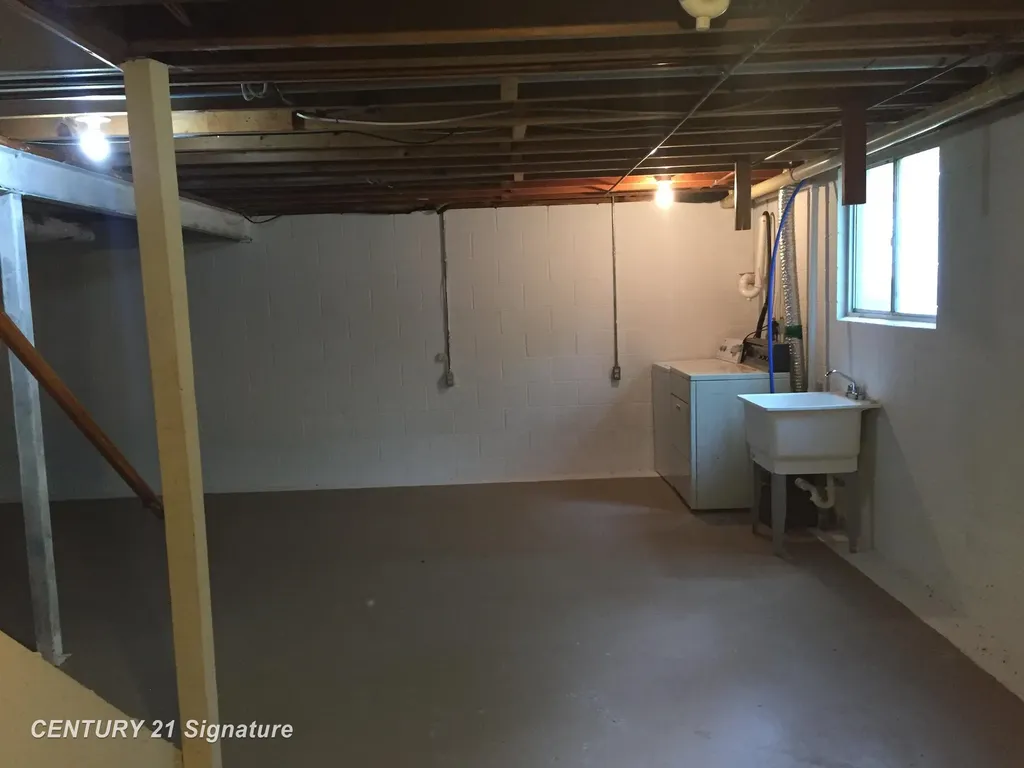 1306 Glen Road Midland City MI 48640
