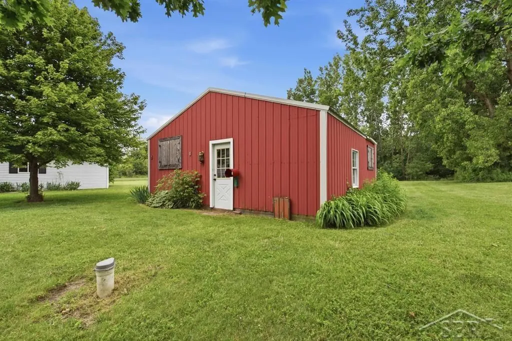 2138 S Smiths Crossing Road Ingersoll Township MI 48640
