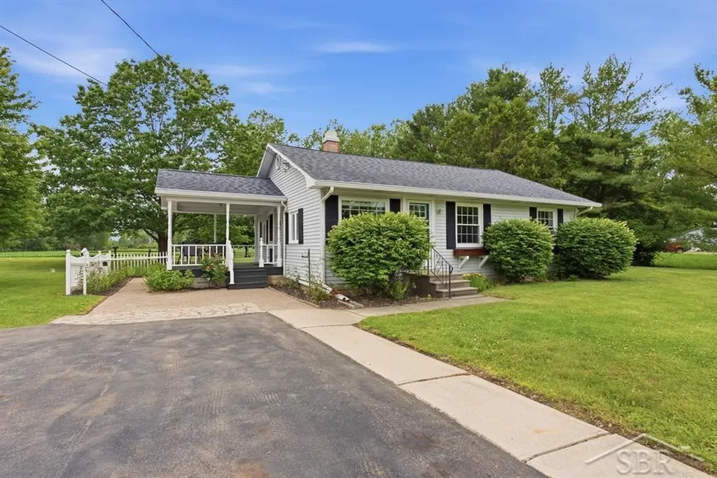 2138 S Smiths Crossing Road Ingersoll Township MI 48640