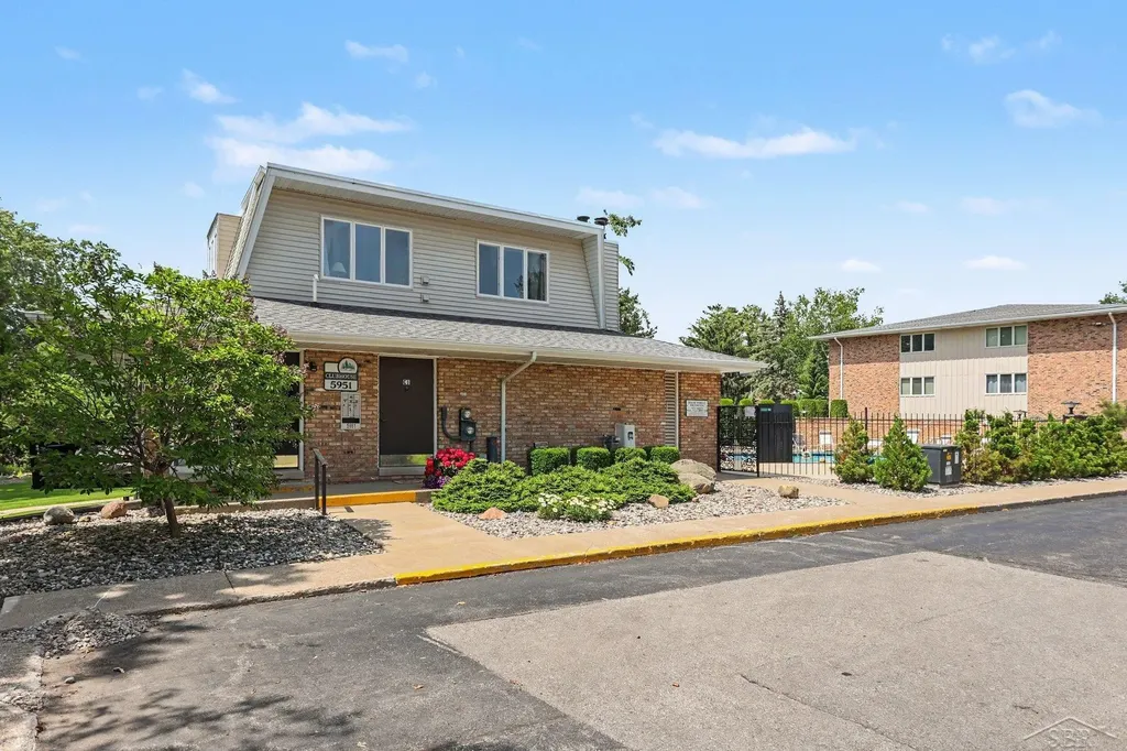 5935 W Michigan Avenue Saginaw Charter Township MI 48638