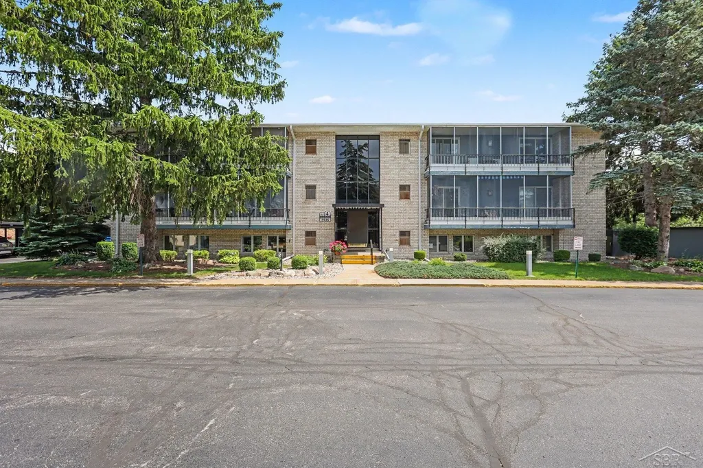 5935 W Michigan Avenue Saginaw Charter Township MI 48638