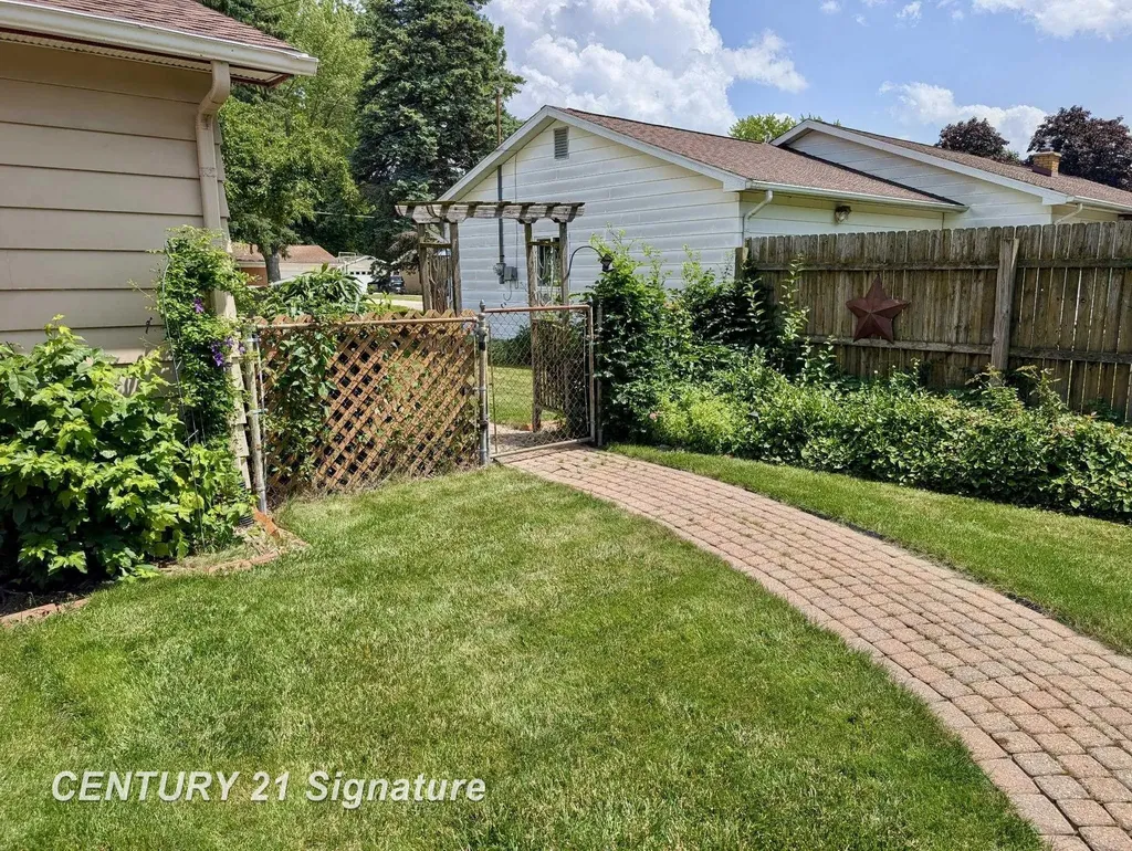 5171 Kenora Drive Kochville Township MI 48604