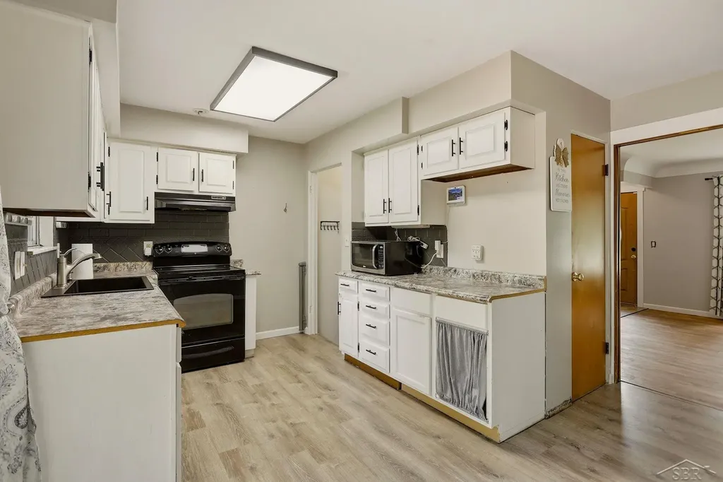 335 Walnut Street Mt. Morris City MI 48458