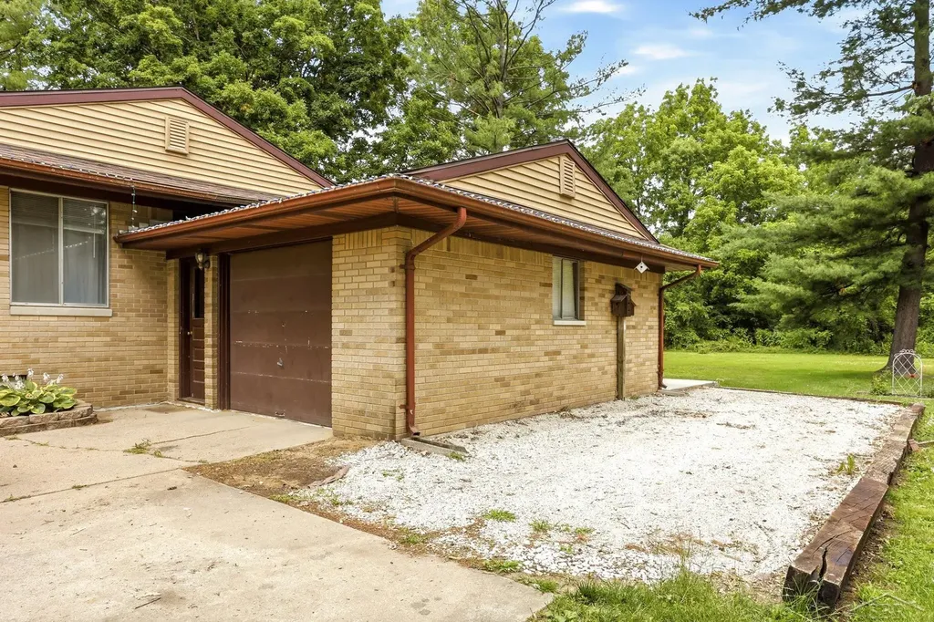 335 Walnut Street Mt. Morris City MI 48458