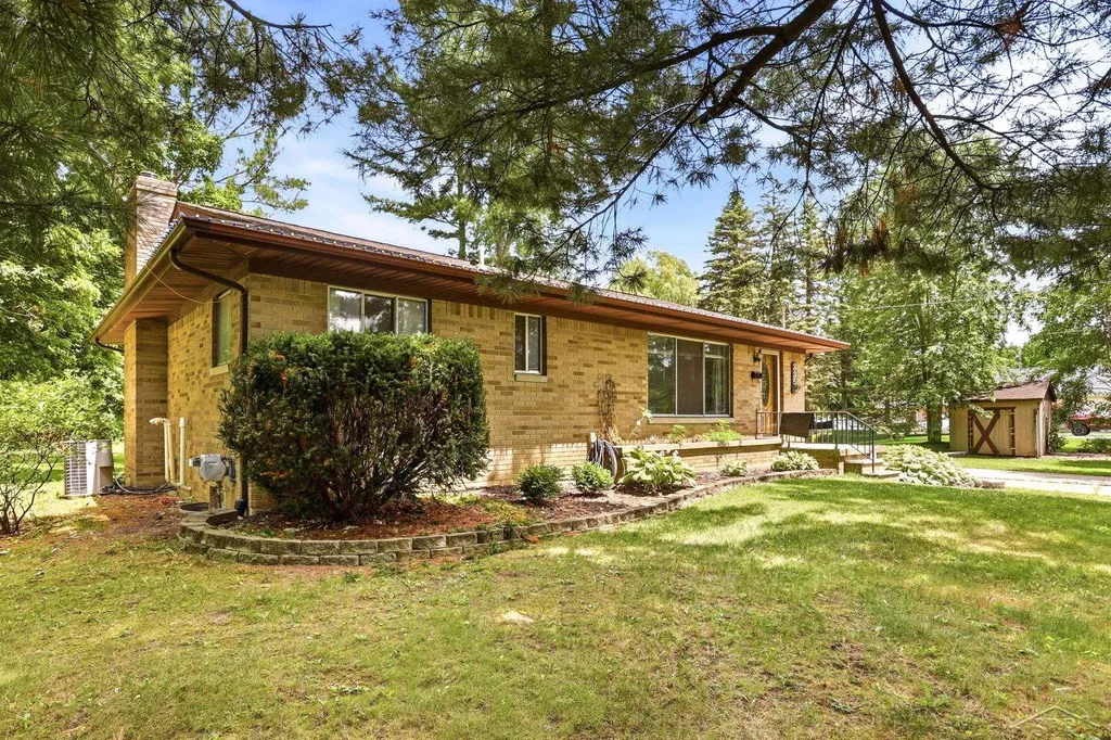 335 Walnut Street Mt. Morris City MI 48458
