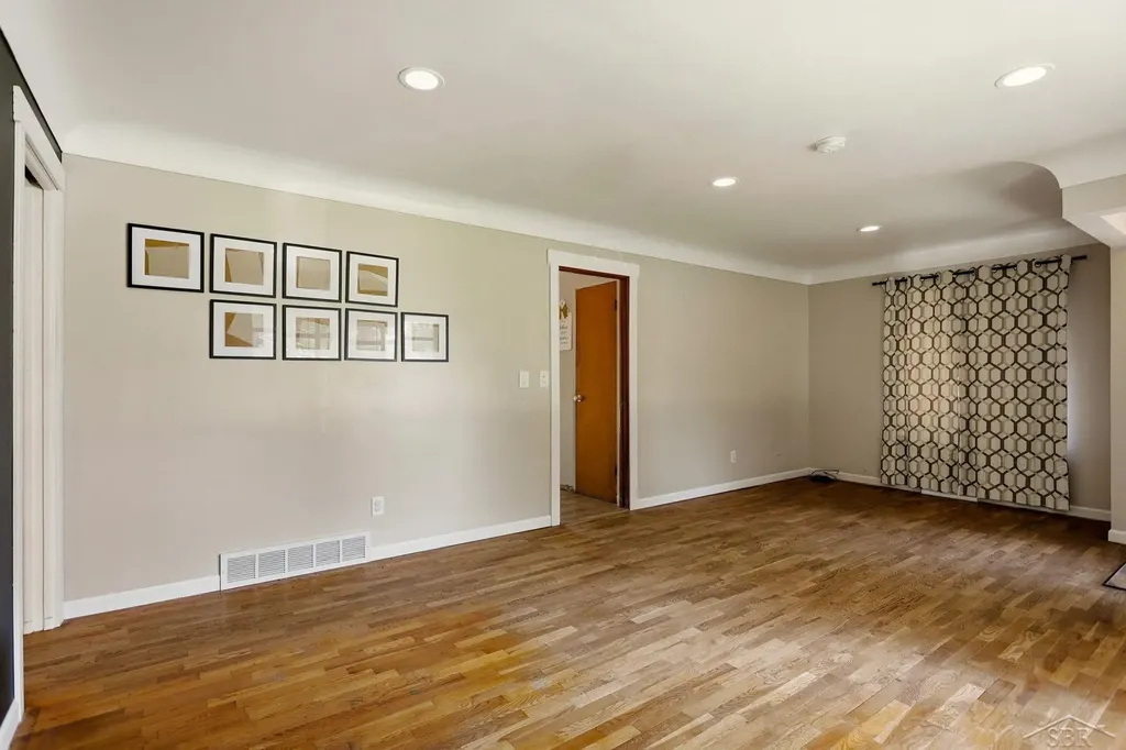 335 Walnut Street Mt. Morris City MI 48458