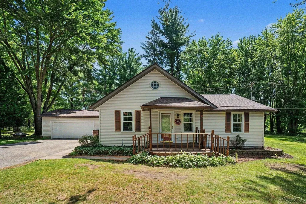 2346 N Hope Road Lincoln Township MI 48642