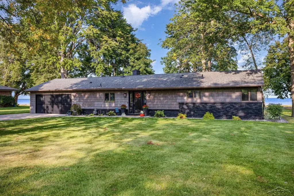 44 N Linwood Beach Road Fraser Township MI 48634