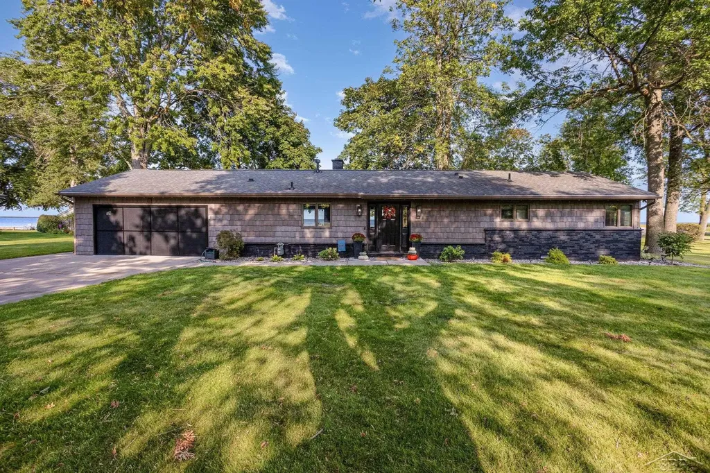 44 N Linwood Beach Road Fraser Township MI 48634