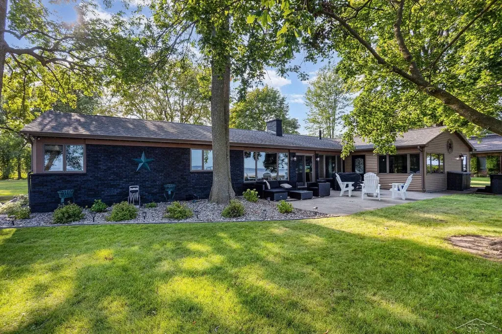 44 N Linwood Beach Road Fraser Township MI 48634