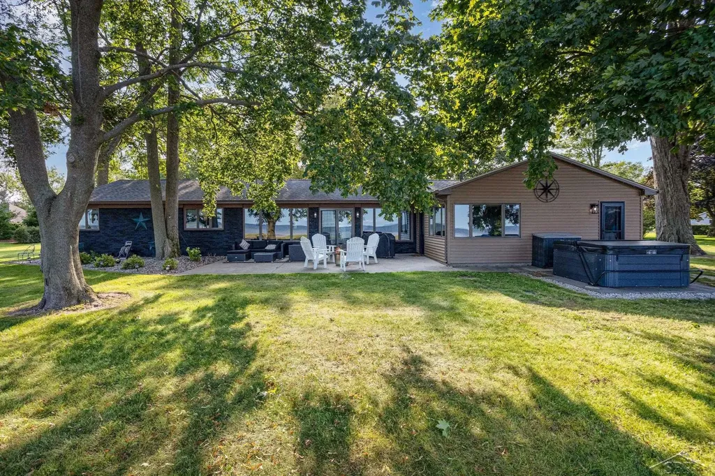 44 N Linwood Beach Road Fraser Township MI 48634