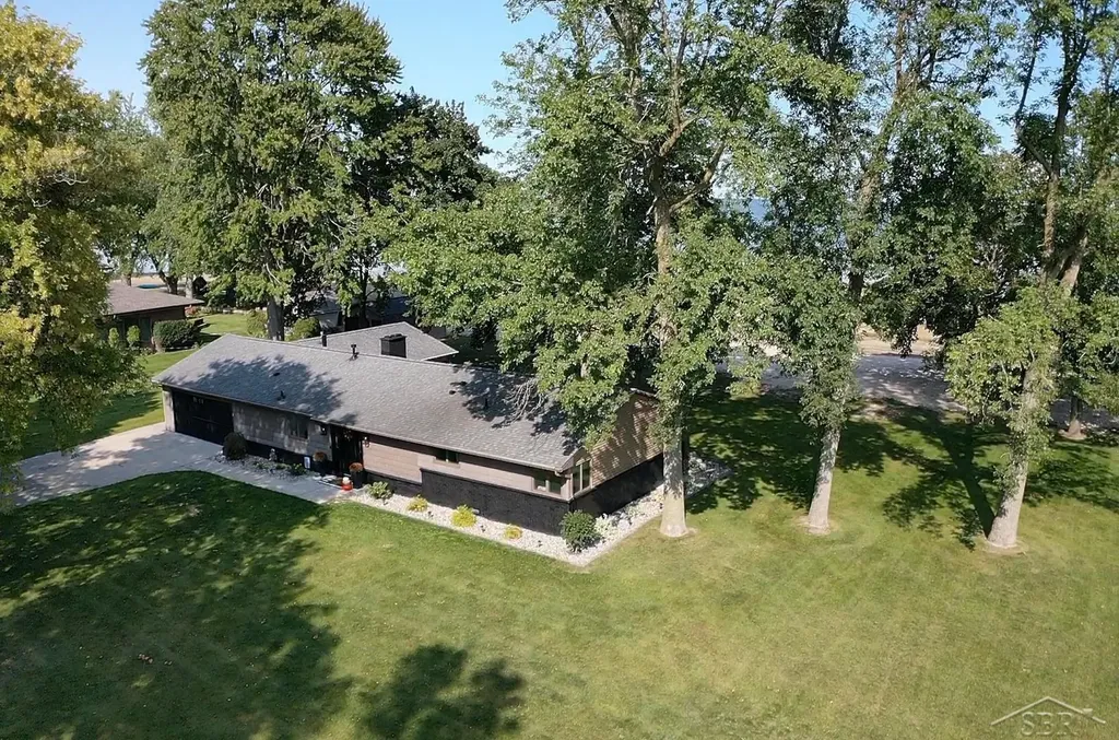 44 N Linwood Beach Road Fraser Township MI 48634