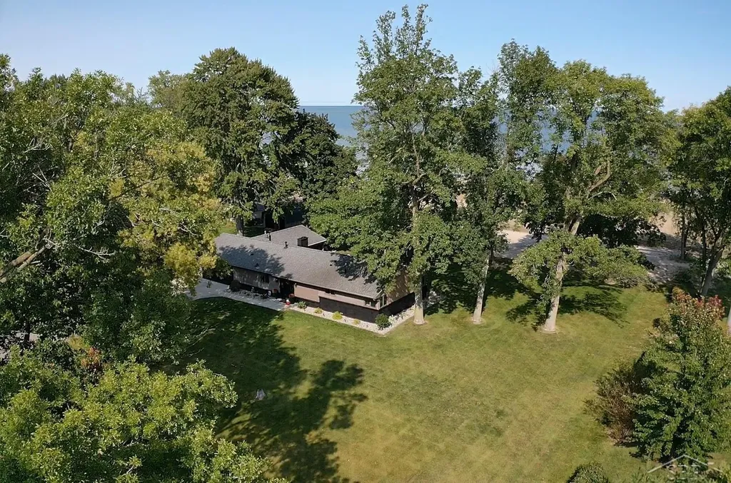 44 N Linwood Beach Road Fraser Township MI 48634
