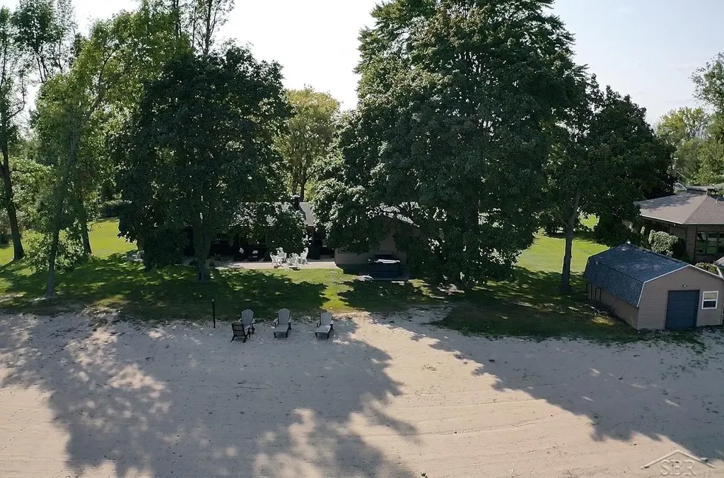 44 N Linwood Beach Road Fraser Township MI 48634