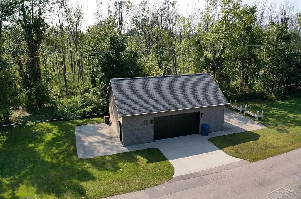 44 N Linwood Beach Road Fraser Township MI 48634