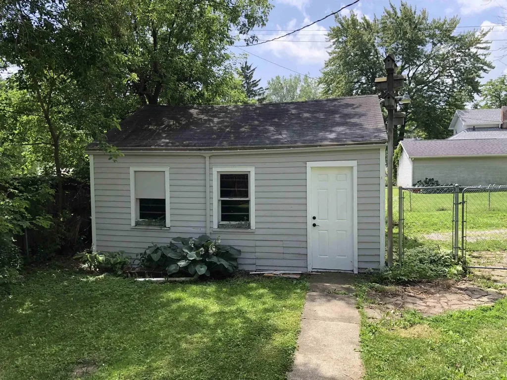 1425 Cypress Street Saginaw City MI 48602