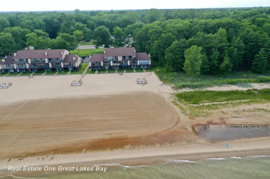 6522 N Us 23 Unit #9 Highway Oscoda Charter Township MI 48750