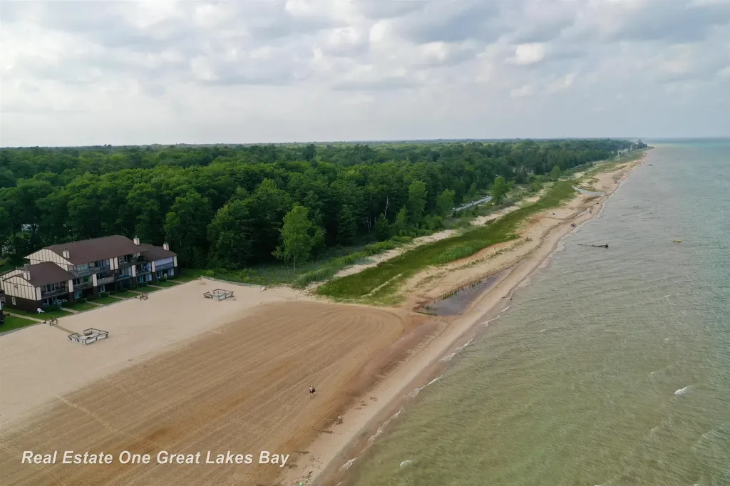 6522 N Us 23 Unit #9 Highway Oscoda Charter Township MI 48750