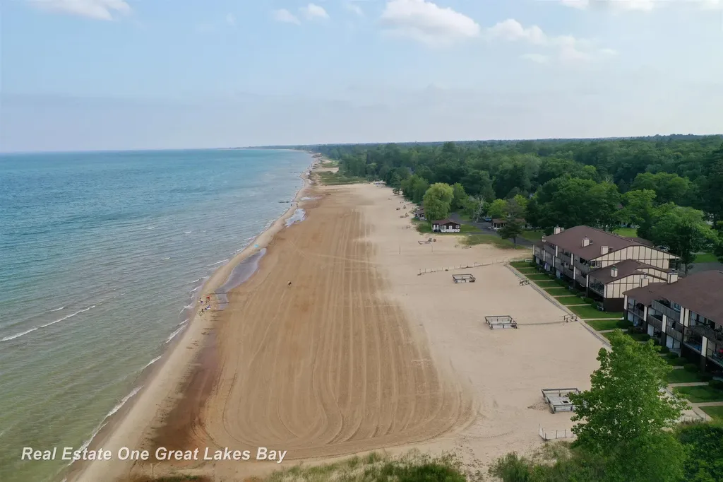 6522 N Us 23 Unit #9 Highway Oscoda Charter Township MI 48750